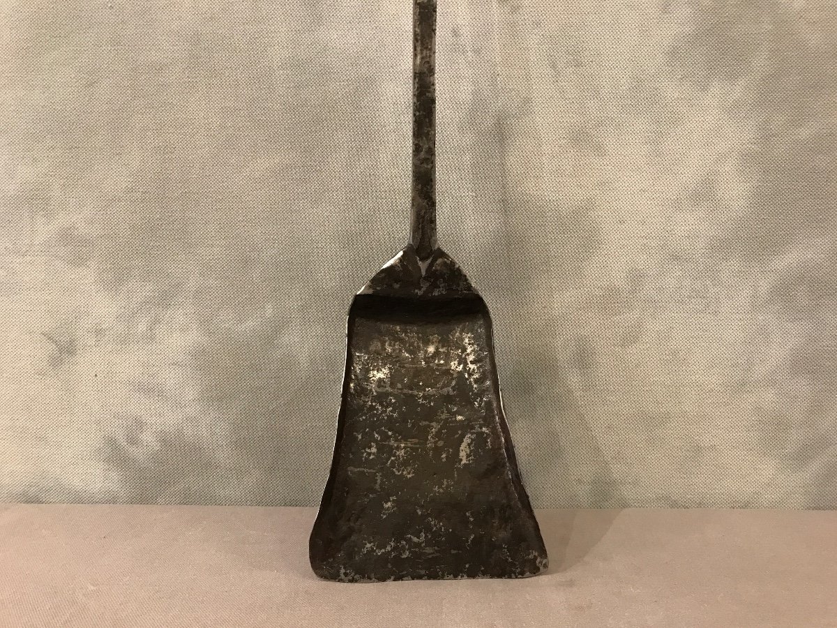 Large 18th Century Polished Wrought Iron Fireplace Shovel -photo-2