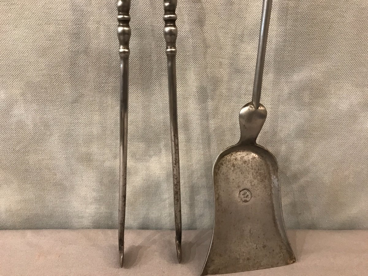 Set Of A Small Shovel And A Small 19th Century Iron Chimney Clamp-photo-3