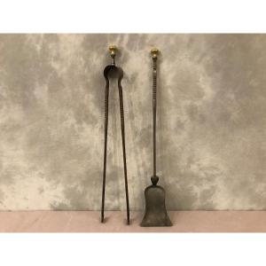 Set Of A Shovel And Tongs In Iron And Brass From The 19th Century