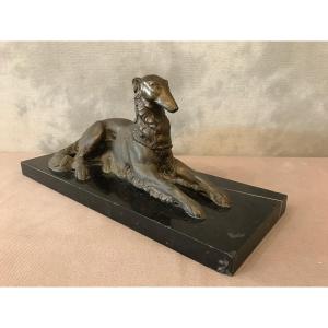 Chien Levrette En Régule D’époque Vers 1900 Sur Un Socle En Marbre. 