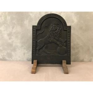 19th Century Cast Iron Fireplace Plate Decorated With A Lion 