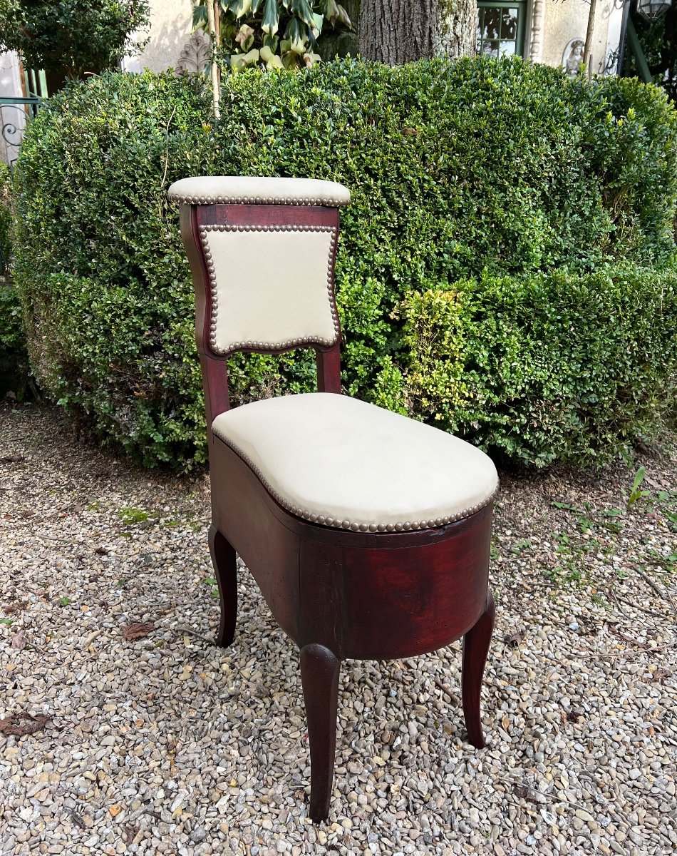 18th Century Bidet In Walnut