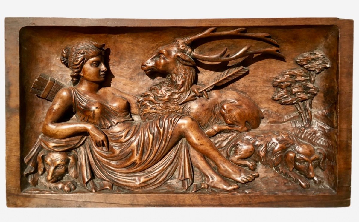 Arthémis - Carved Panel In Walnut