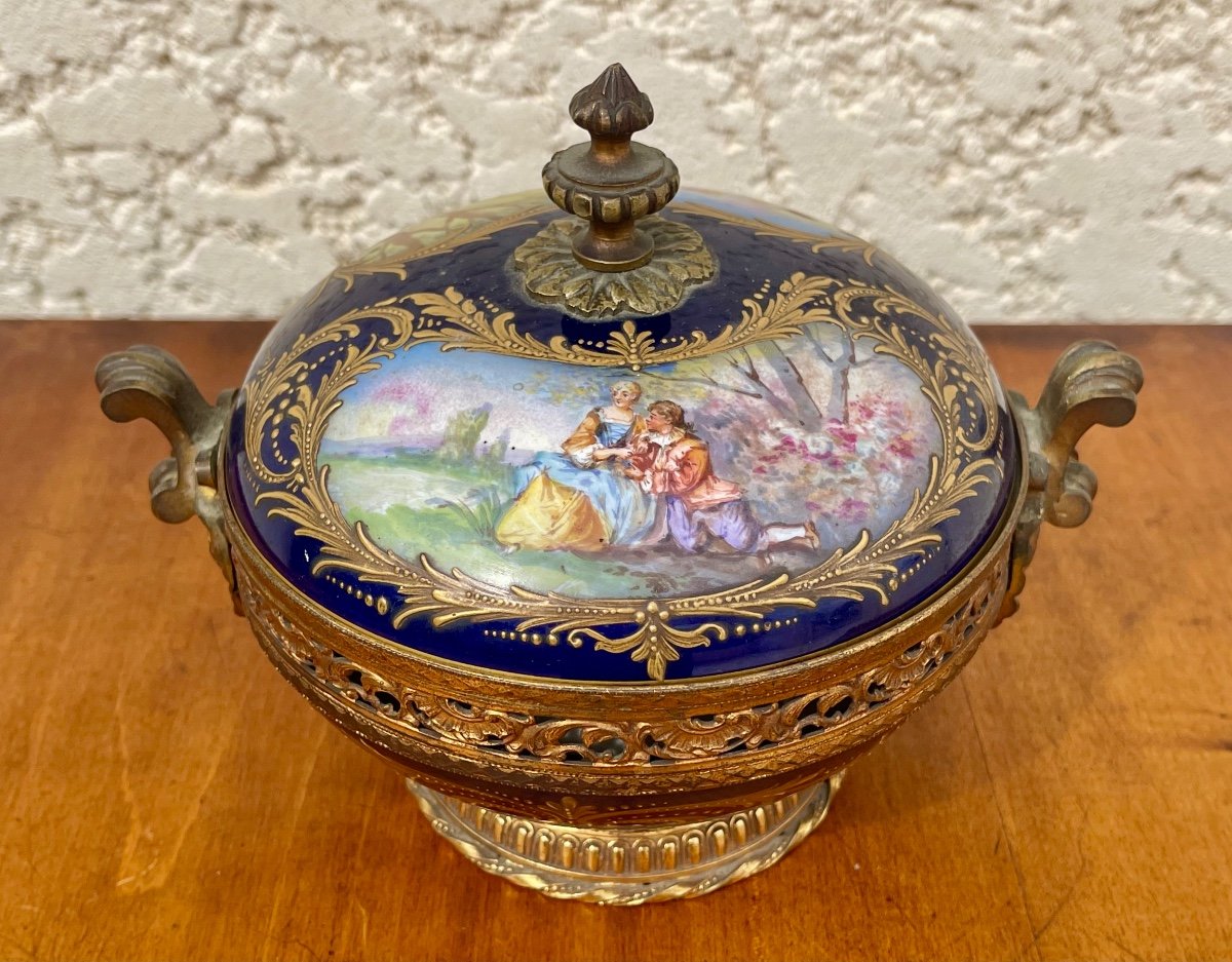 Manufacture De Sèvres - Porcelain Dragee/candy Box -photo-3