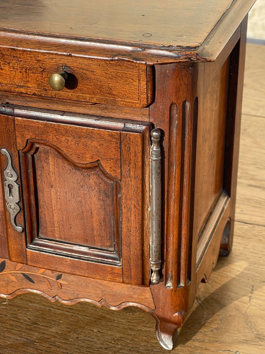 Small Louis XV Walnut Master's Buffet-photo-3