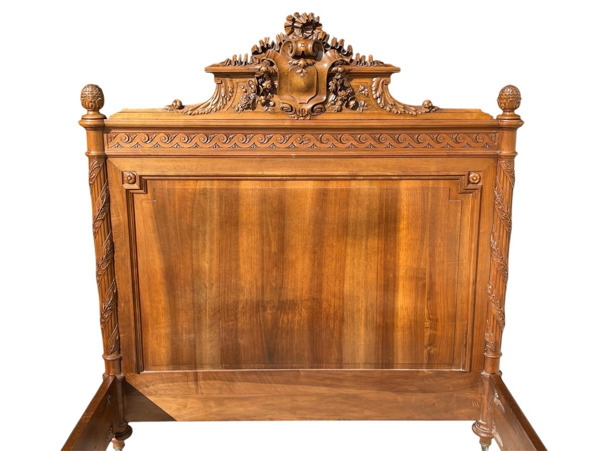 Louis XVI Style Walnut Bed And Bedside Table-photo-3