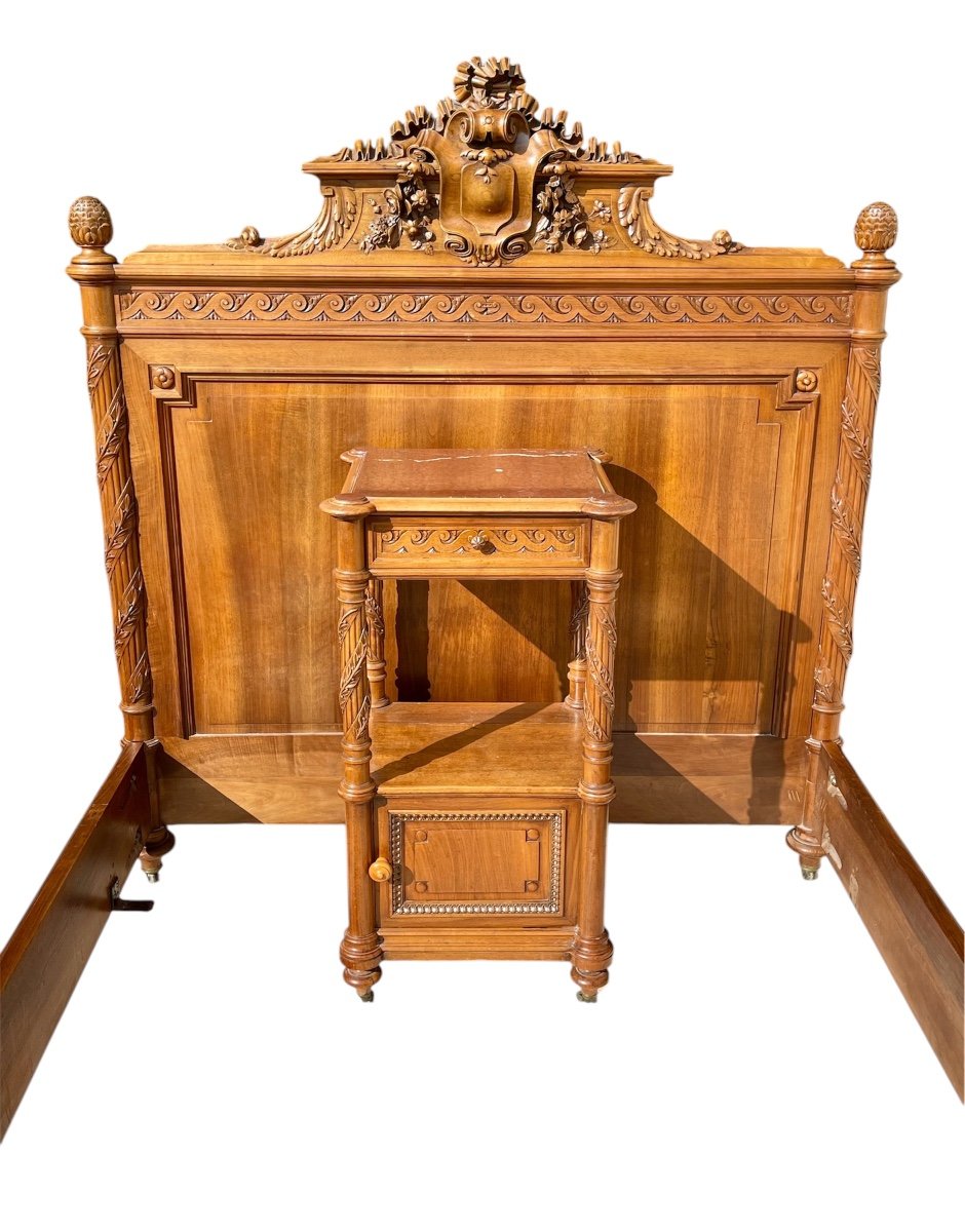 Louis XVI Style Walnut Bed And Bedside Table-photo-8