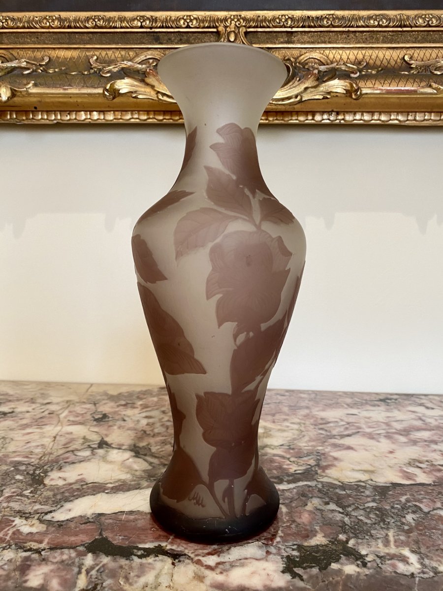 Vase en Pâte de Verre aux Roses 