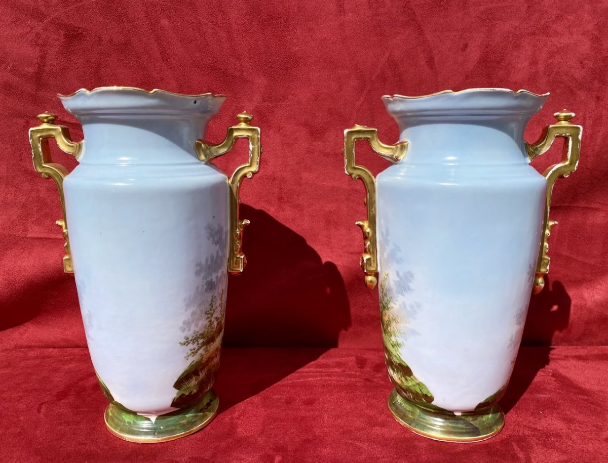 A Pair Of Porcelain Vases-photo-3