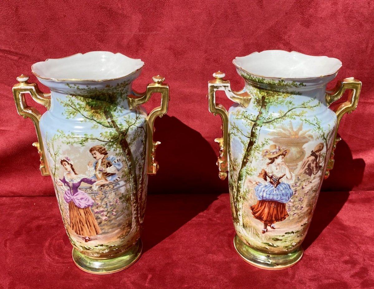 A Pair Of Porcelain Vases-photo-6