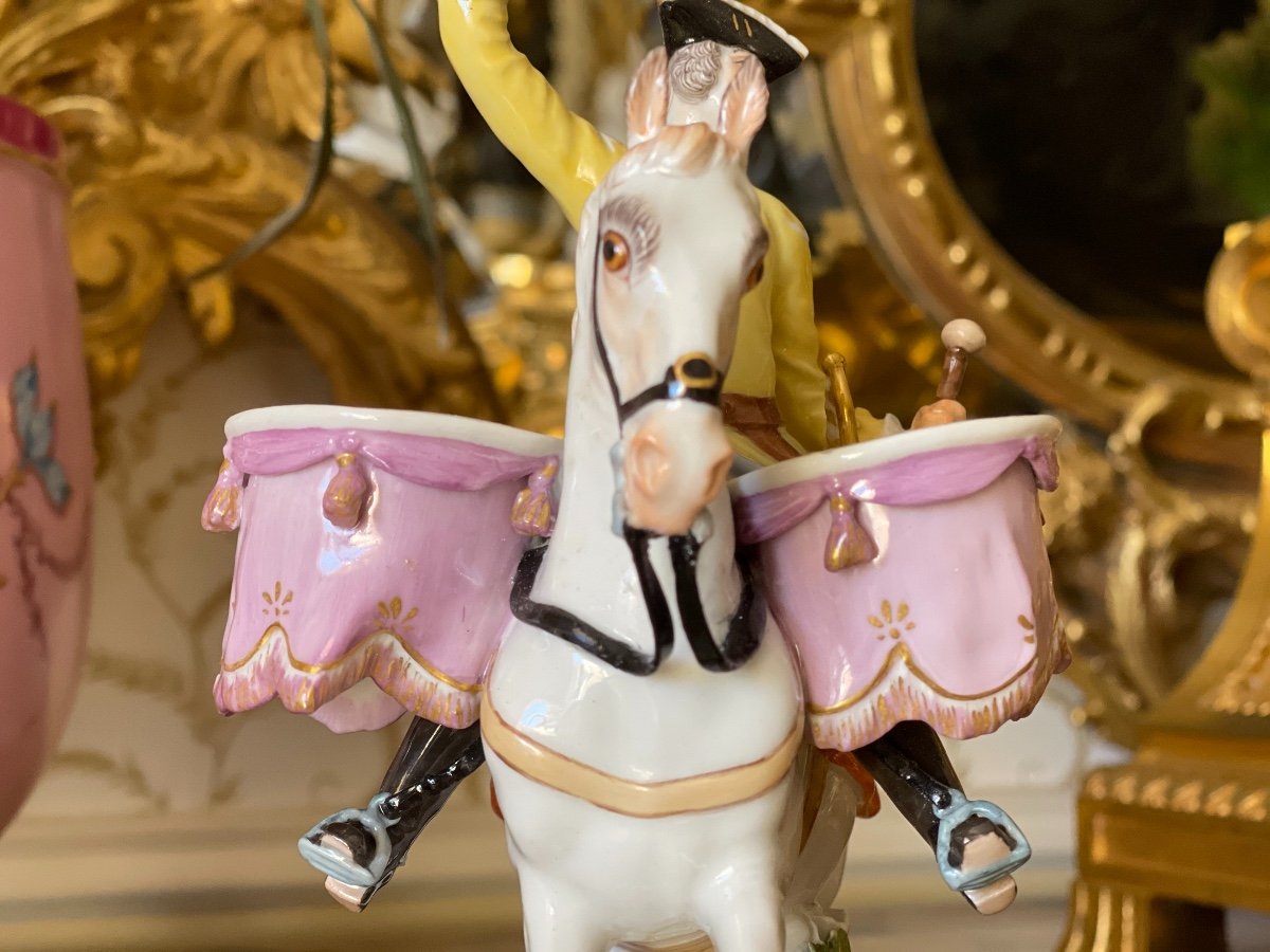 MEISSEN - Sujet en Porcelaine Cavalier au Tambour-photo-1