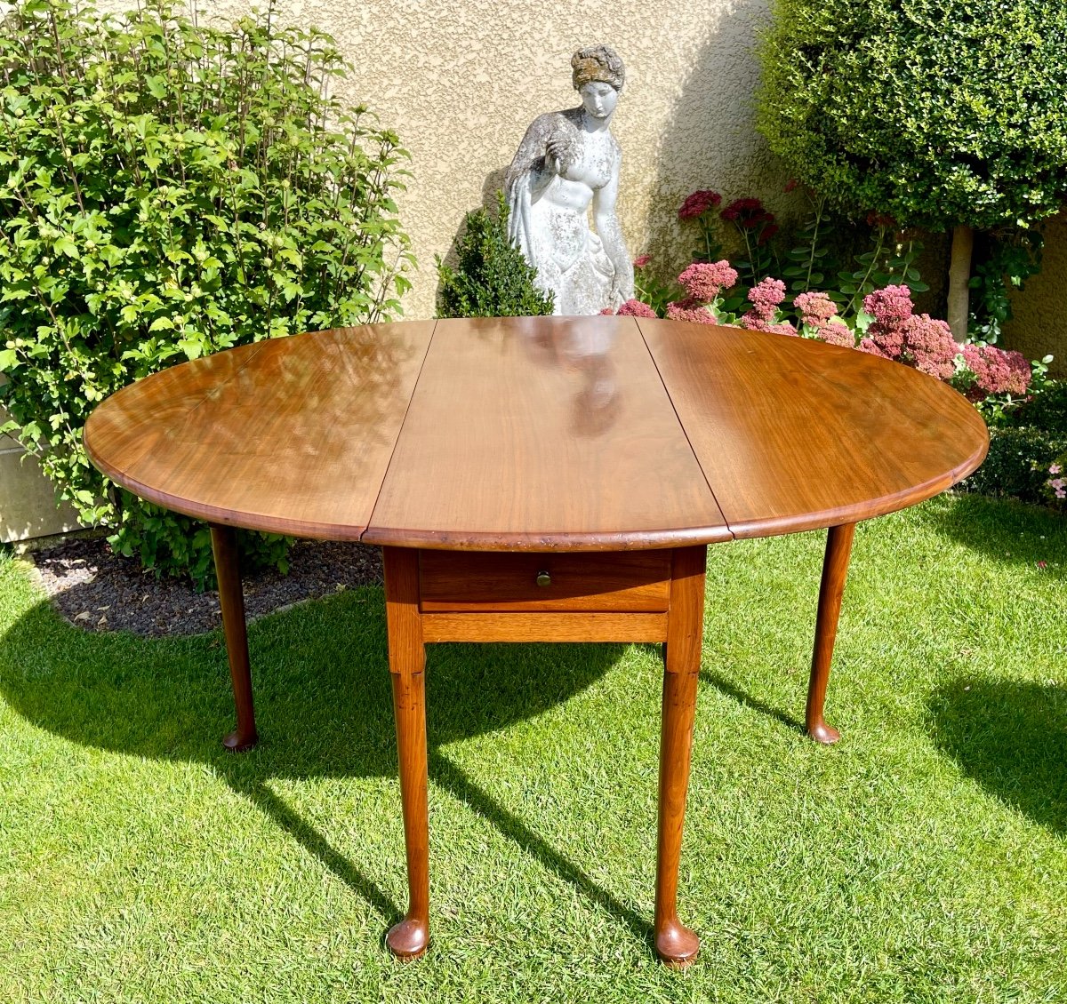 Gateleg Mahogany Table