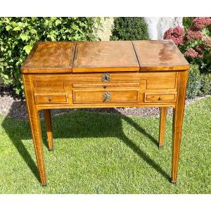 18th Century - Louis XVI Period Marquetry Dressing Table - Directory