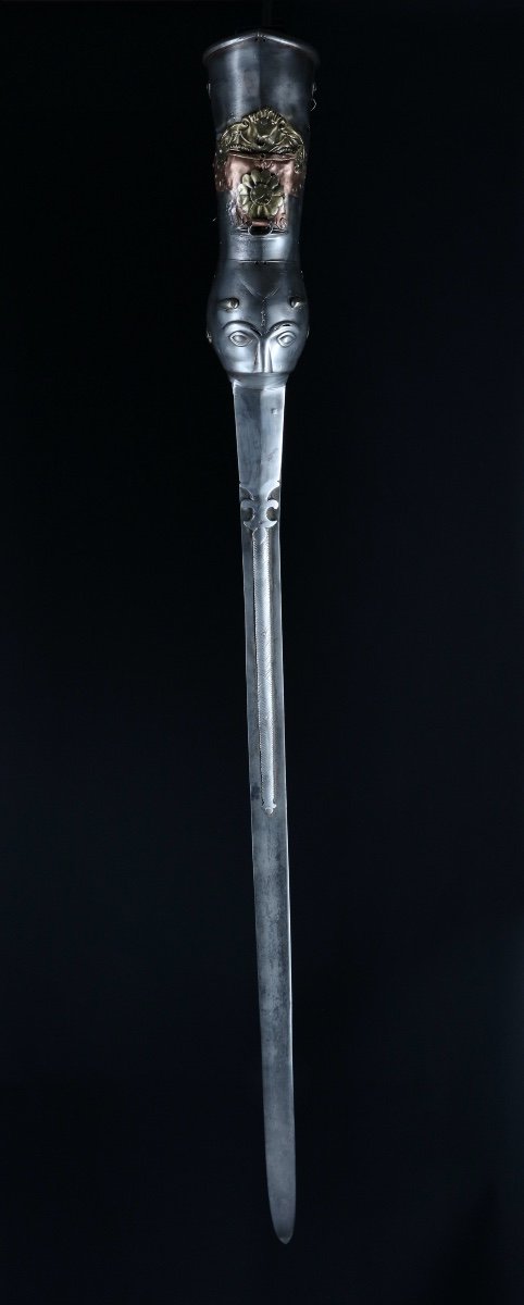 Pata Gauntlet Sword-photo-2