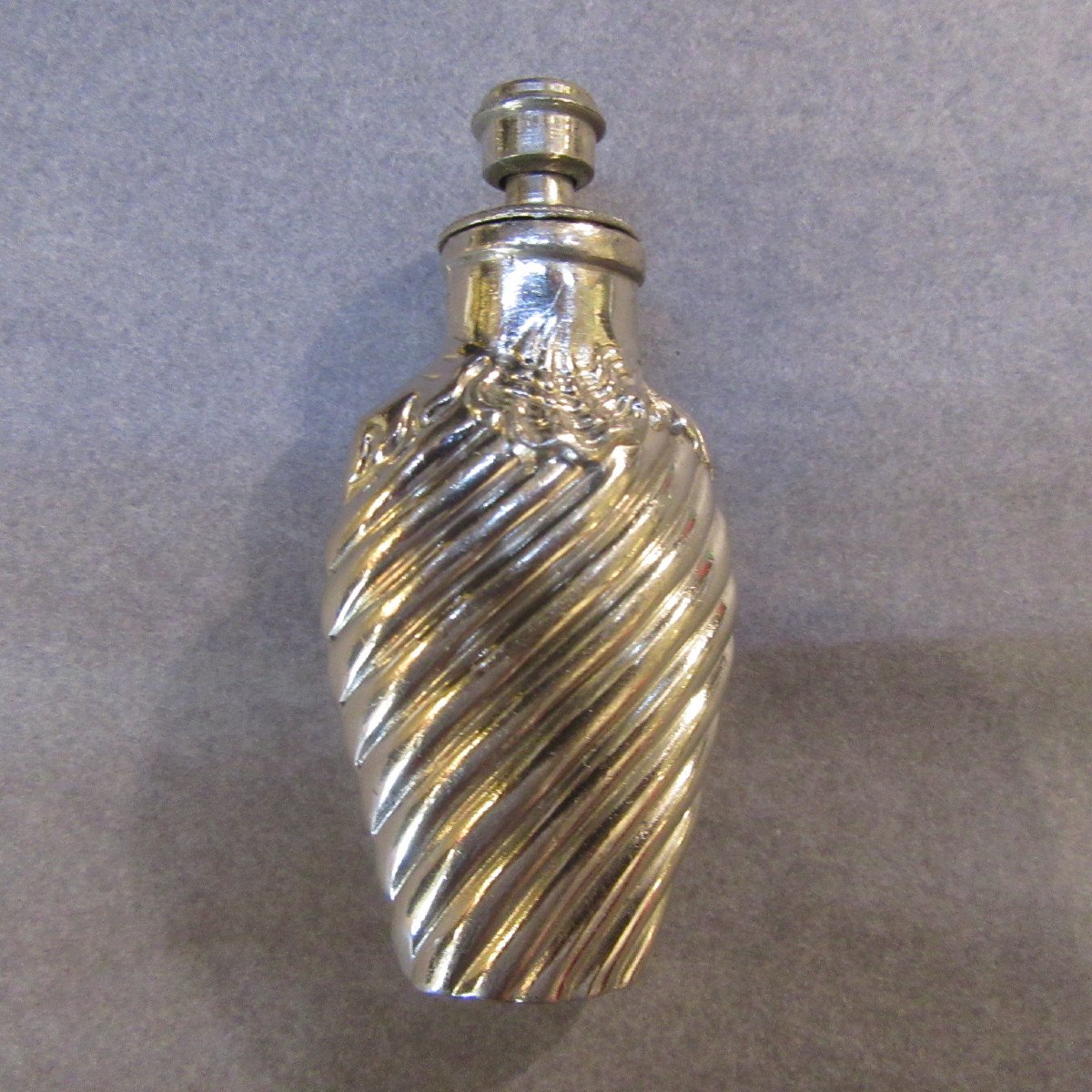 Salt Bottle In Metal Or Silvered Bronze Late 19th-photo-2