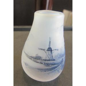 Mini Daum Vase Decor With Mills