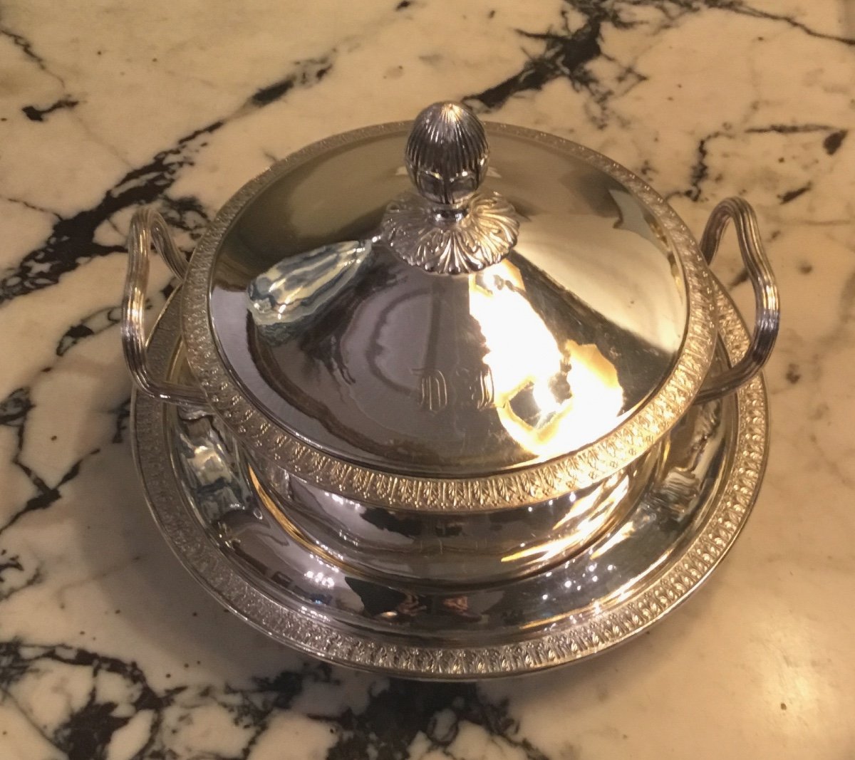 Silver Metal Vegetable Dish And Its Monogrammed Tray Dl-photo-2