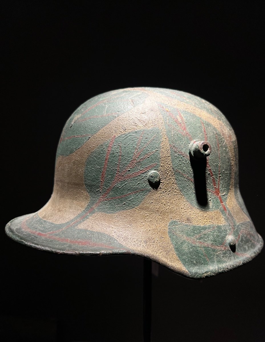 Casque Allemand Stahlhelm Mod. 1916, éd. 1917, Avec Camouflage Atypique De Feuillage, 1918.