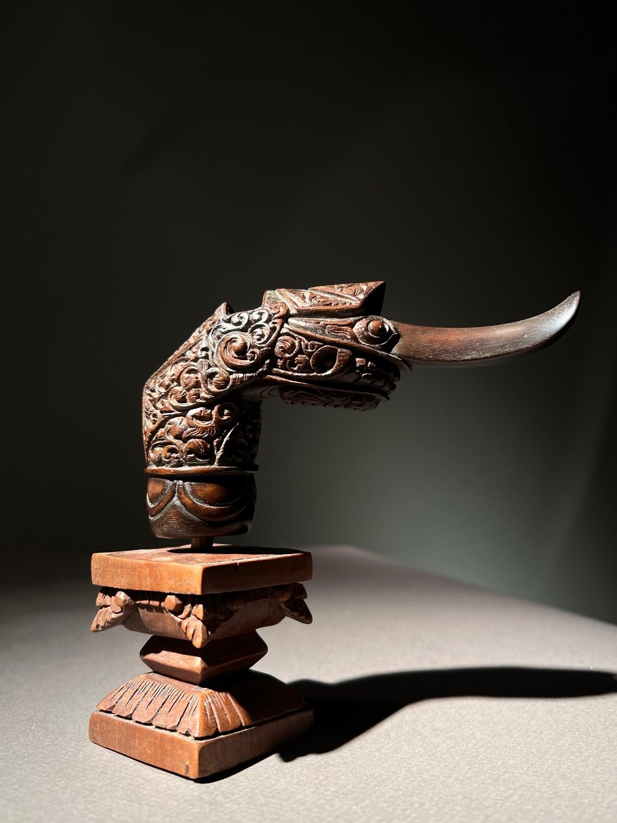 Keris Handle, Stylized Kingfisher (pekakak), Tayuman Wood, Malaysia, 19th Century.