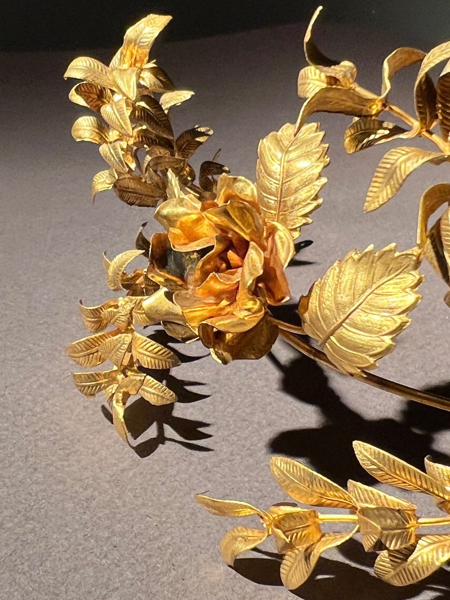 Gold Metal Bridal Crown And Brooch Under Its Globe, France, Second Half Of The 19th Century.-photo-1