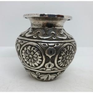 Petite Vase En Argent Travaille Moyen Orient XX  Sec