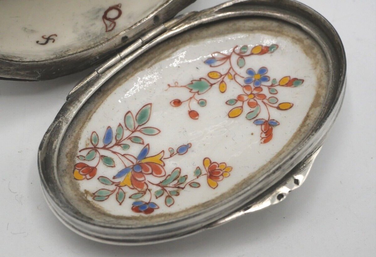 19th Century Porcelain And Solid Silver Snuffbox-photo-4