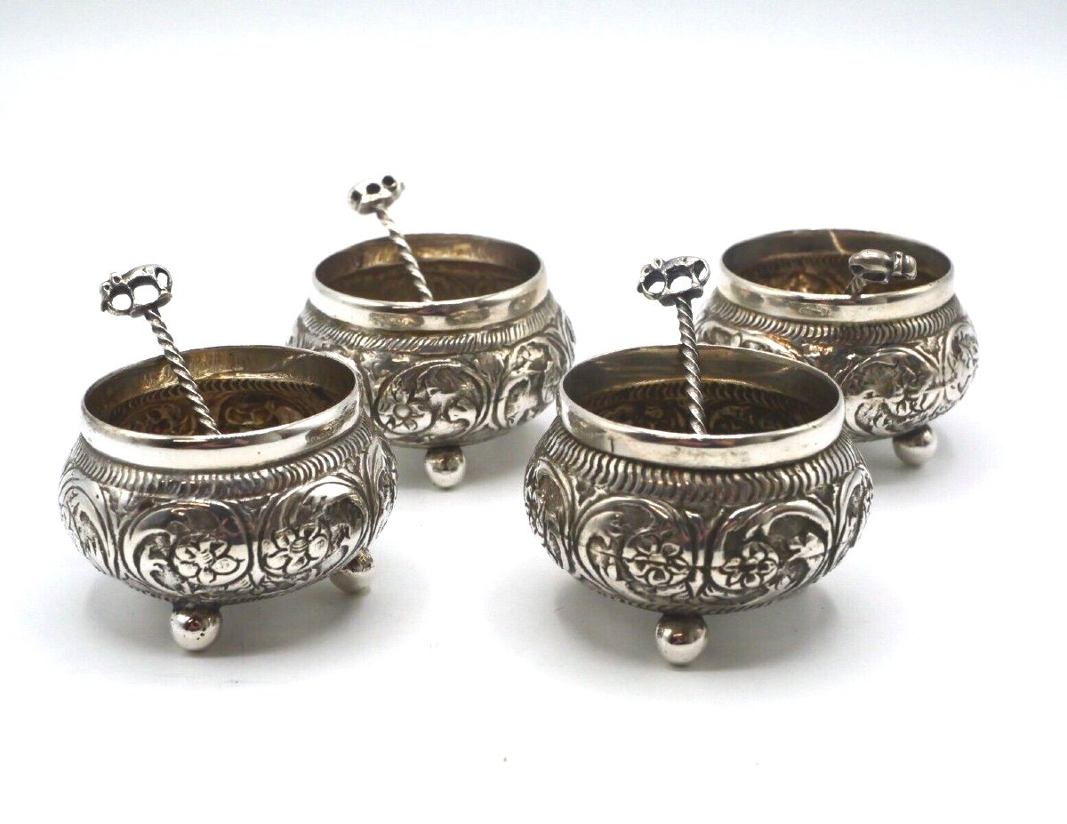 Set Of 4 Salt Cellars And Their Salt Shovels In Solid Silver