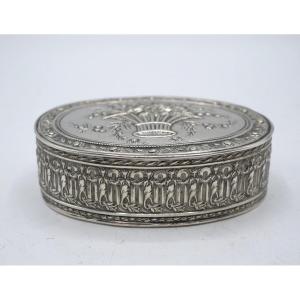 Oval Box Or Snuff Box In Solid Silver