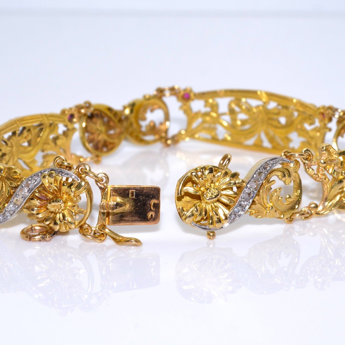 Antique Gold And Diamond Bracelet-photo-2