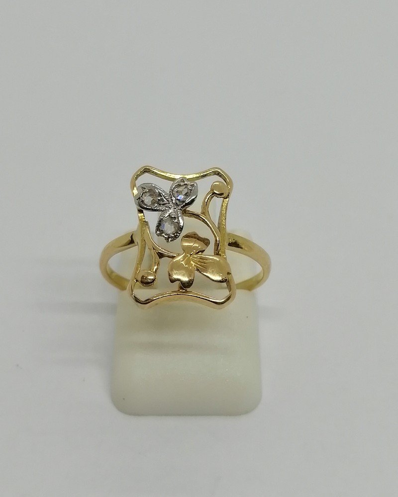 Gold Ring, Undulating Shape With Diamond Roses, Circa 1900, Art Nouveau.