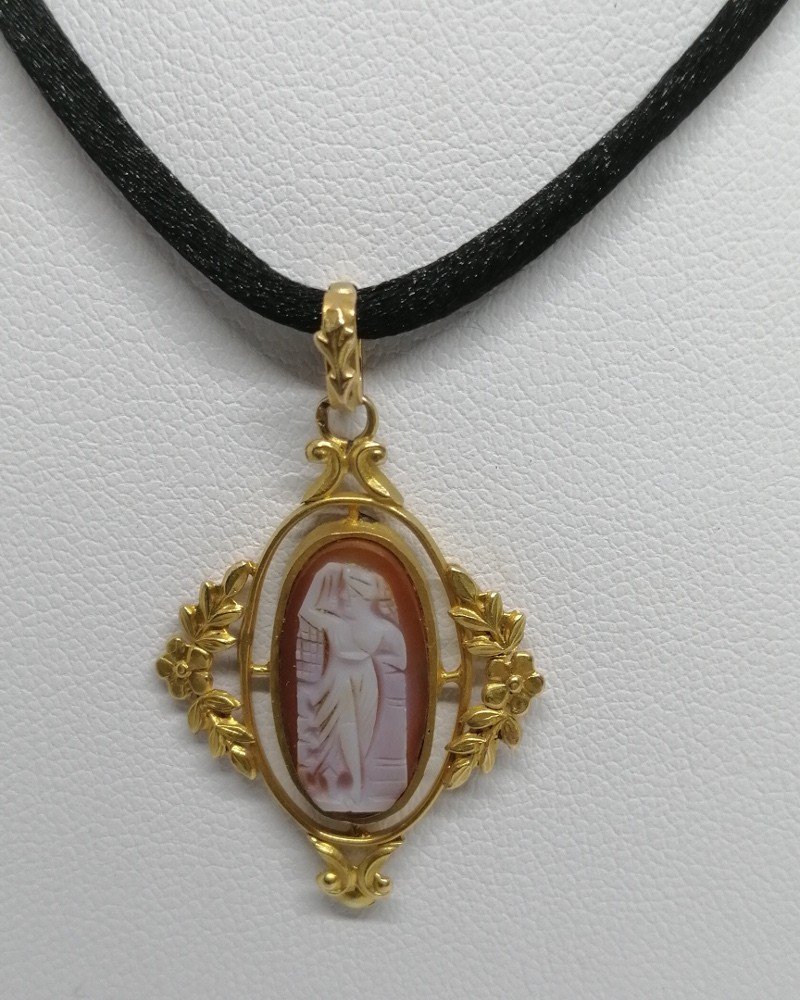 Gold Pendant, Agate Cameo, Muse And Foliage, Circa 1900, Art Nouveau.-photo-2