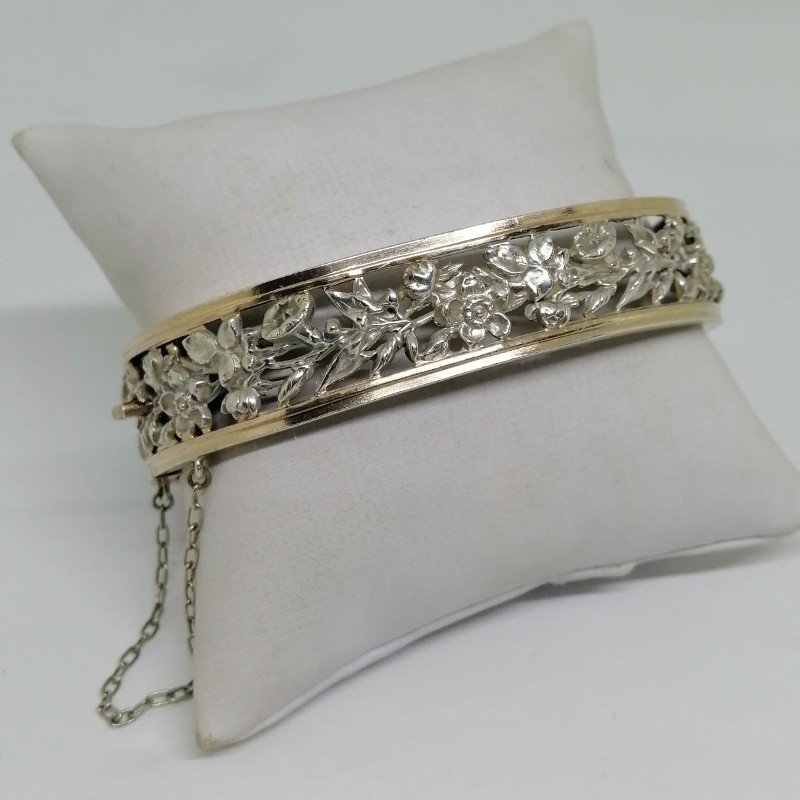 Bracelet Argent, Jonc Ajouré Avec Motif De Fleurs, Vers 1900.