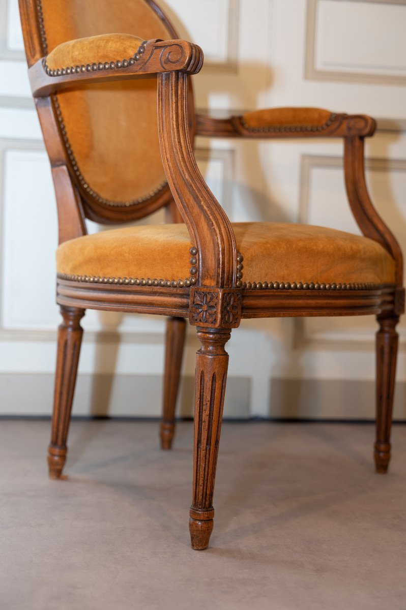 Pair Of Cabriolet Armchairs With Louis XVI Style Medallions-photo-2