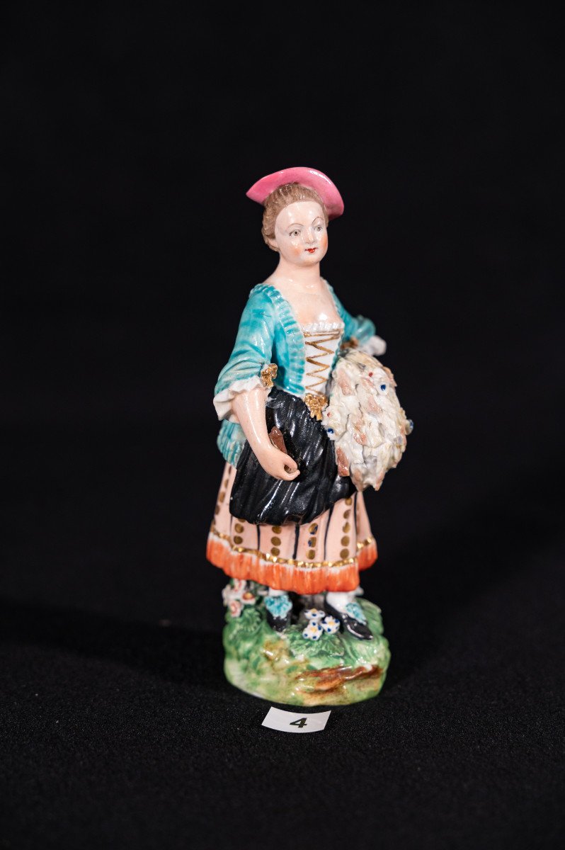 Porcelain Subjects Suite-photo-3