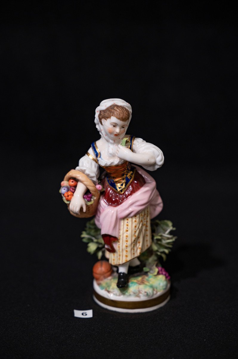 Porcelain Subjects Suite-photo-6