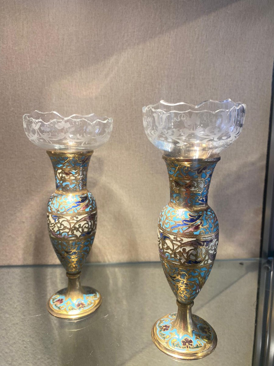 A Pair Of Small Enamel And Gilt Bronze Cloisonné Vases, Engraved Crystal-photo-3