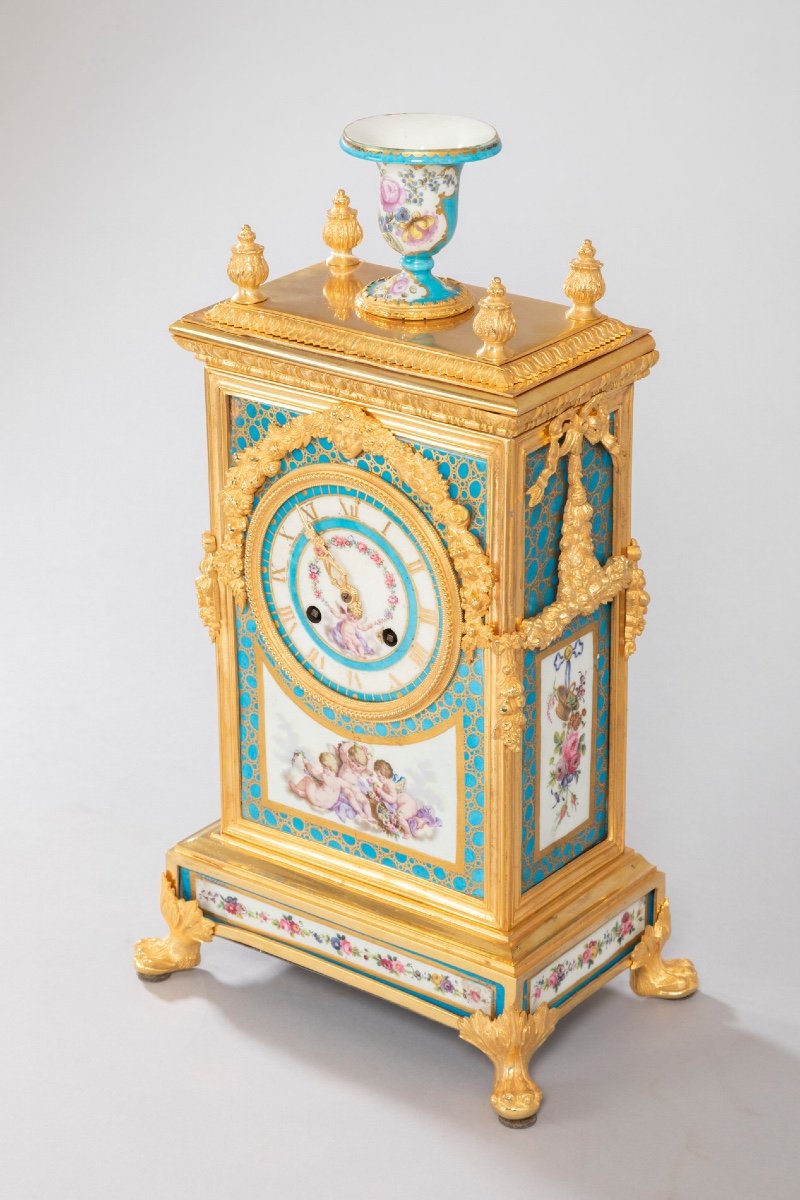 Pendule Borne Louis XVI En Bronze Doré Au Mercure Et Porcelaine De Sèvres-photo-3