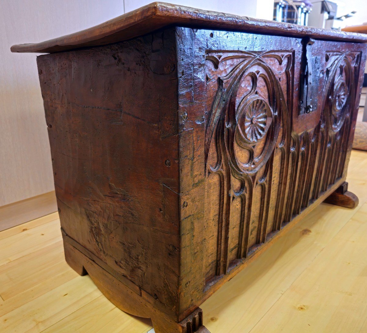 Gothic Chest-photo-4