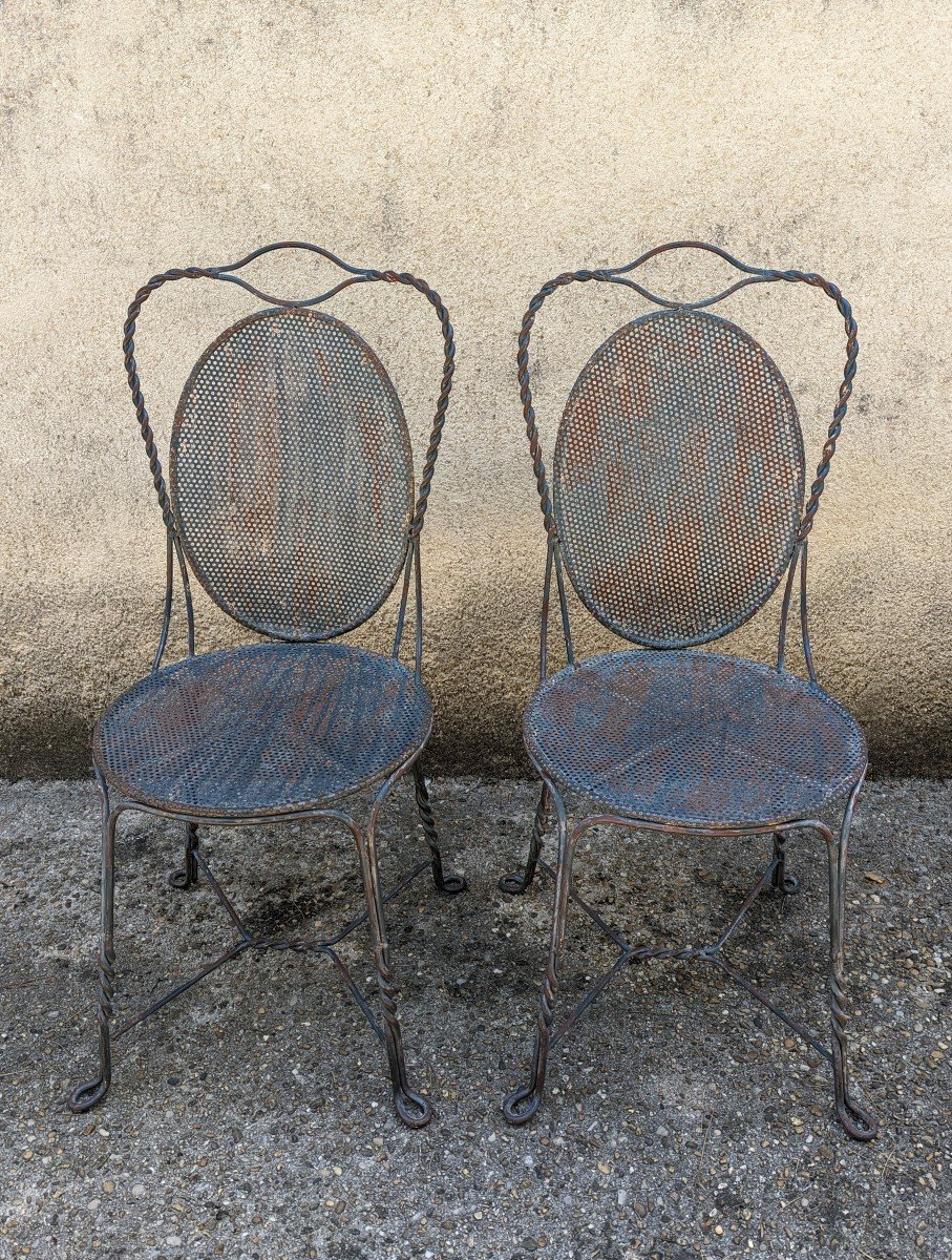 2 Iron Garden Chairs-photo-2