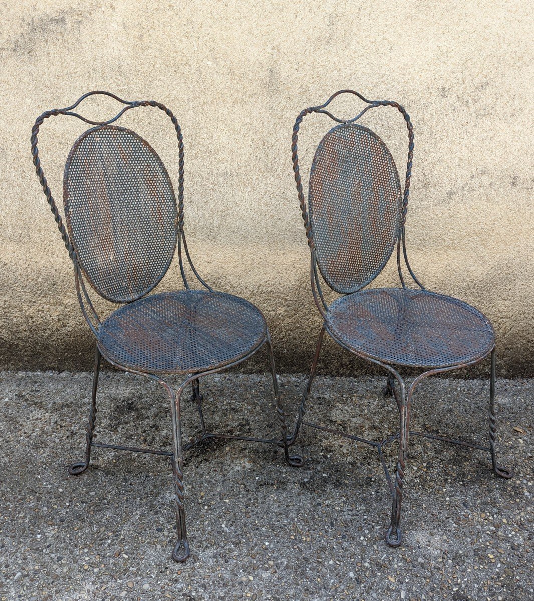 2 Iron Garden Chairs-photo-3