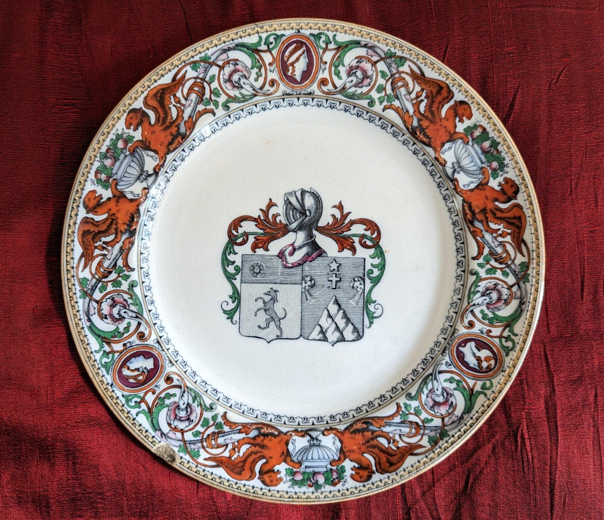 Assiette armoriée. Florentine Minton 1862