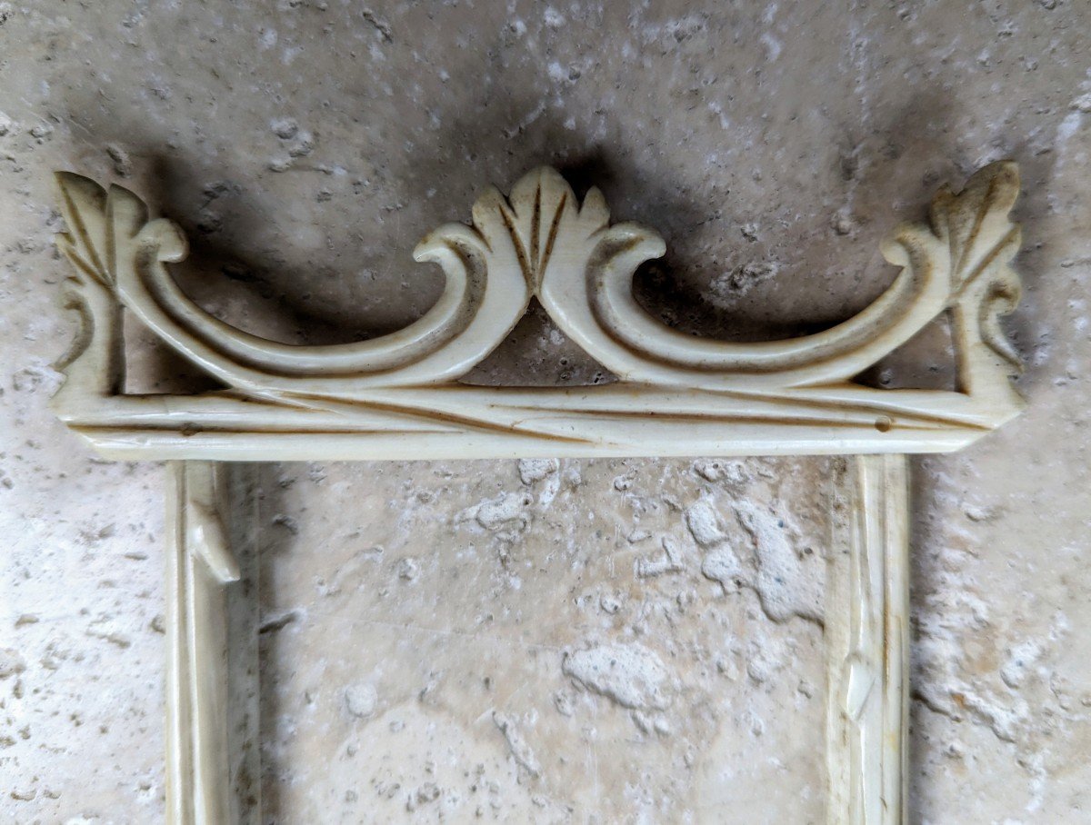 Popular Art Frame In Carved Ivory -photo-1