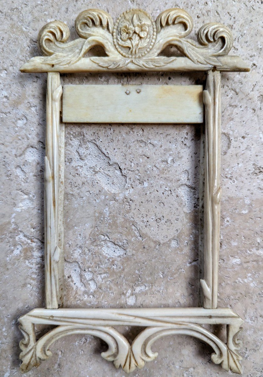 Popular Art Frame In Carved Ivory 