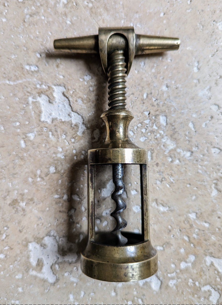 Corkscrew With Tilting Ring.