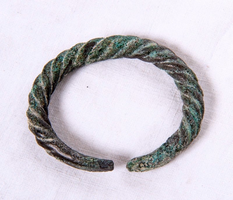 Africa, Early 20th Century - Bronze Twisted Bracelet-photo-2