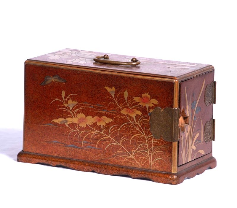 Japan, Meiji Era - Table Cabinet With Kachō-ga Decor Of Butterflies And Flowers In Lacquered Wood