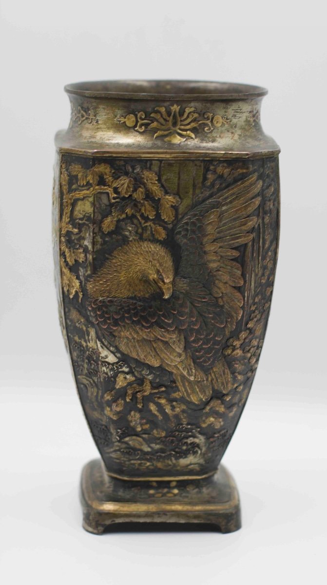 Japan Circa 1900 - Vase Decorated With Eagle, Branched Birds And Flowers In Waves-photo-1