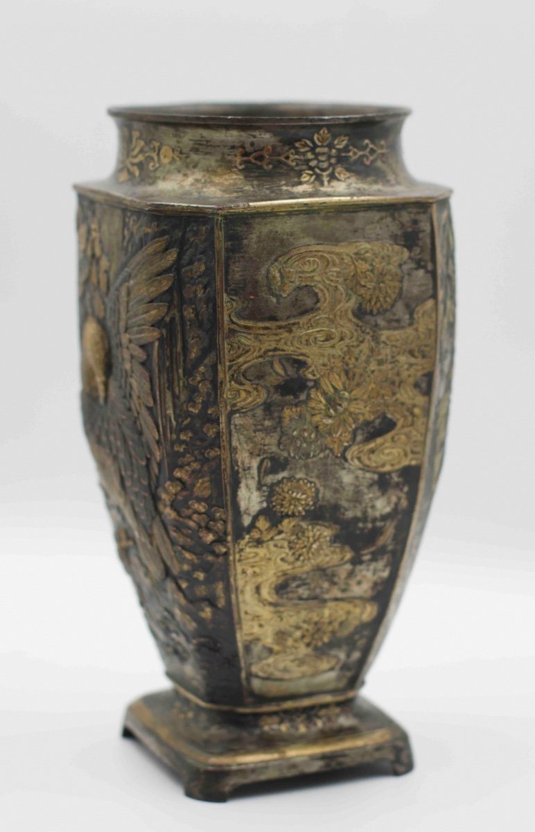 Japan Circa 1900 - Vase Decorated With Eagle, Branched Birds And Flowers In Waves-photo-2