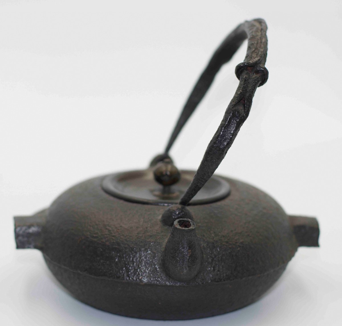 Japan Circa 1900 - Cast Iron Teapot With Flower Bud Handle-photo-3