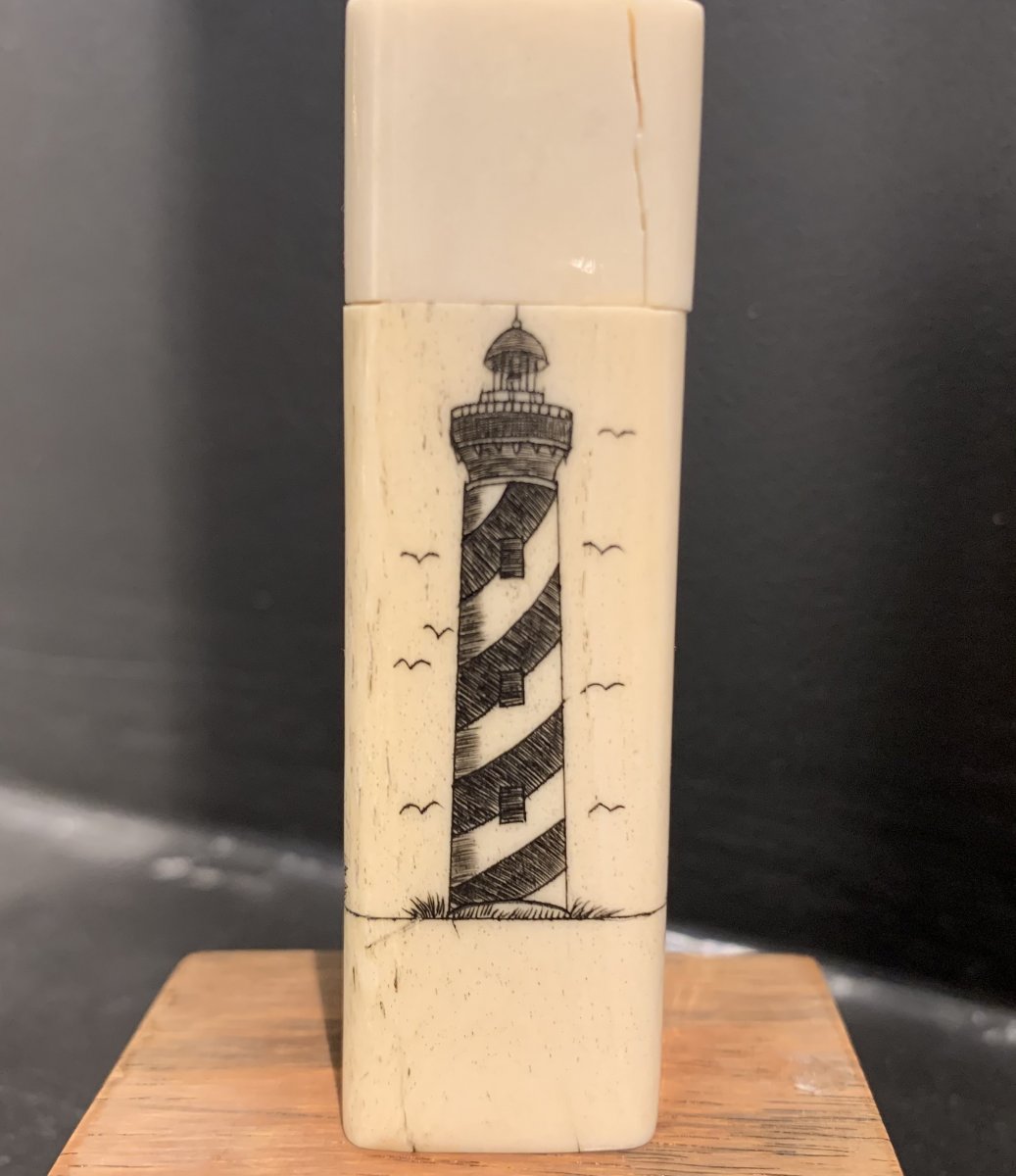 Deux étuis En Ivoire Gravé à Décor De Marine Et Motifs Marins – Plage Phare Et Voilier-photo-2